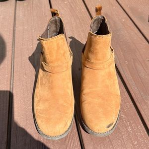 Teva - waterproof leather brown ankle boot - women’s size 8